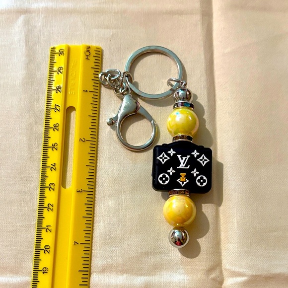 🆕 Fashion Designer Black and Yellow Bag Charm Keyring - Picture 4 of 7